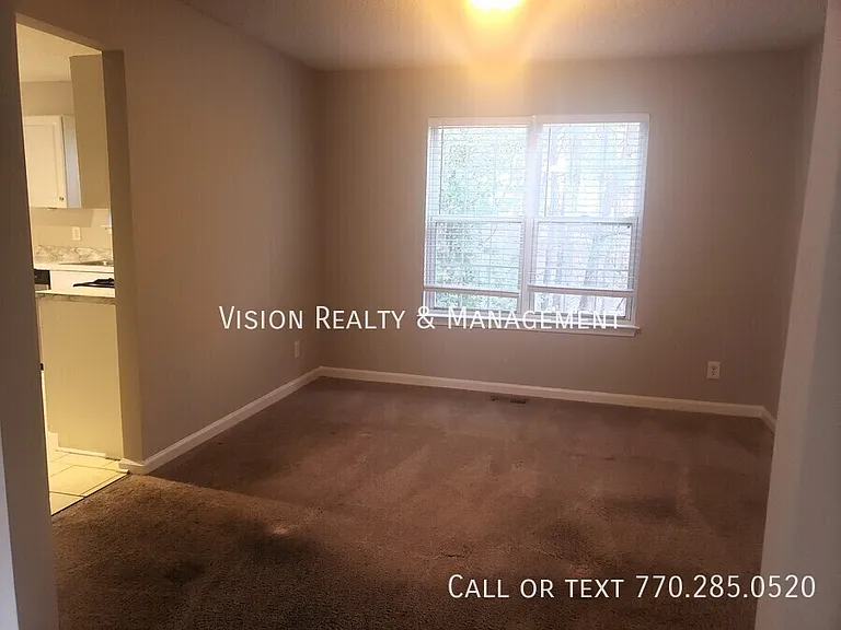 229 Bainbridge Cir — Photo 5