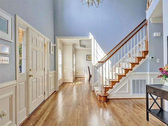 3rd image of 5301 Heather Brook Ln