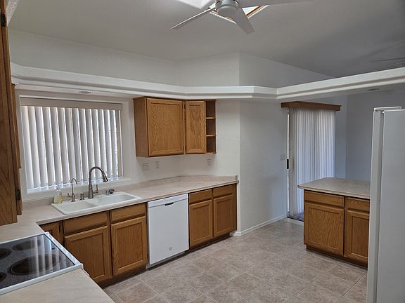 3rd image of 3212 Silversmith Dr