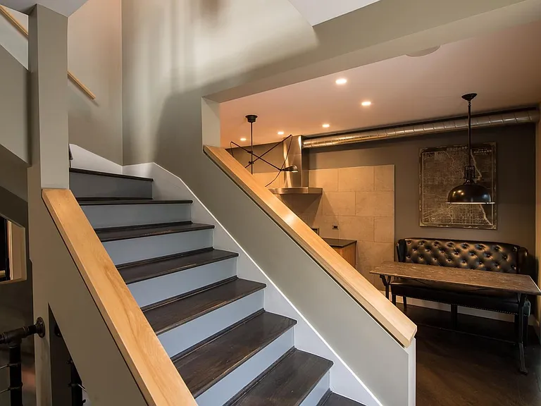 1738 N Hoyne Ave — Photo 42