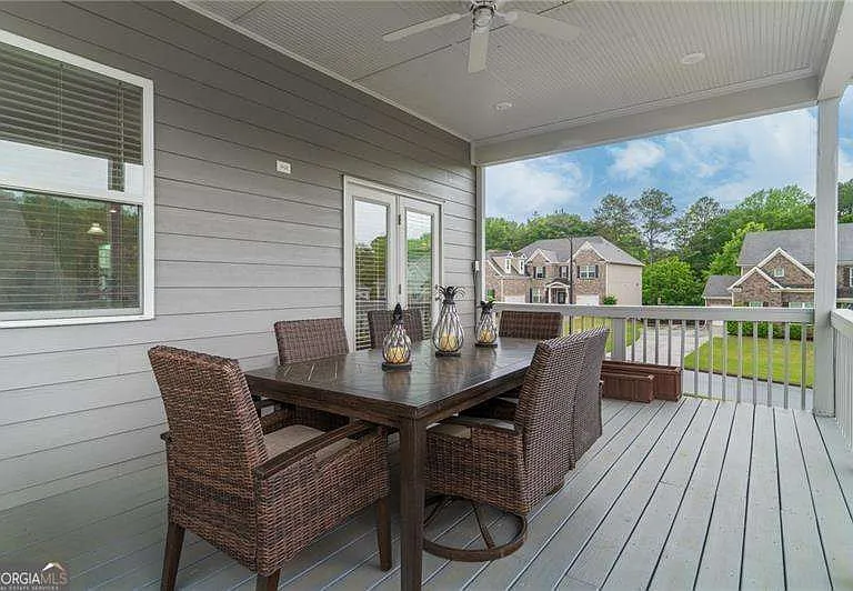 301 Cochin Dr — Photo 37