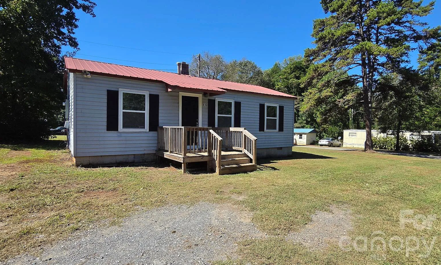 2 bed, 1.0 bath, 680 sqft, $1,200 — Photo 1