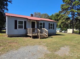916 Mountain Crest Dr, Kings Mountain, NC 28086