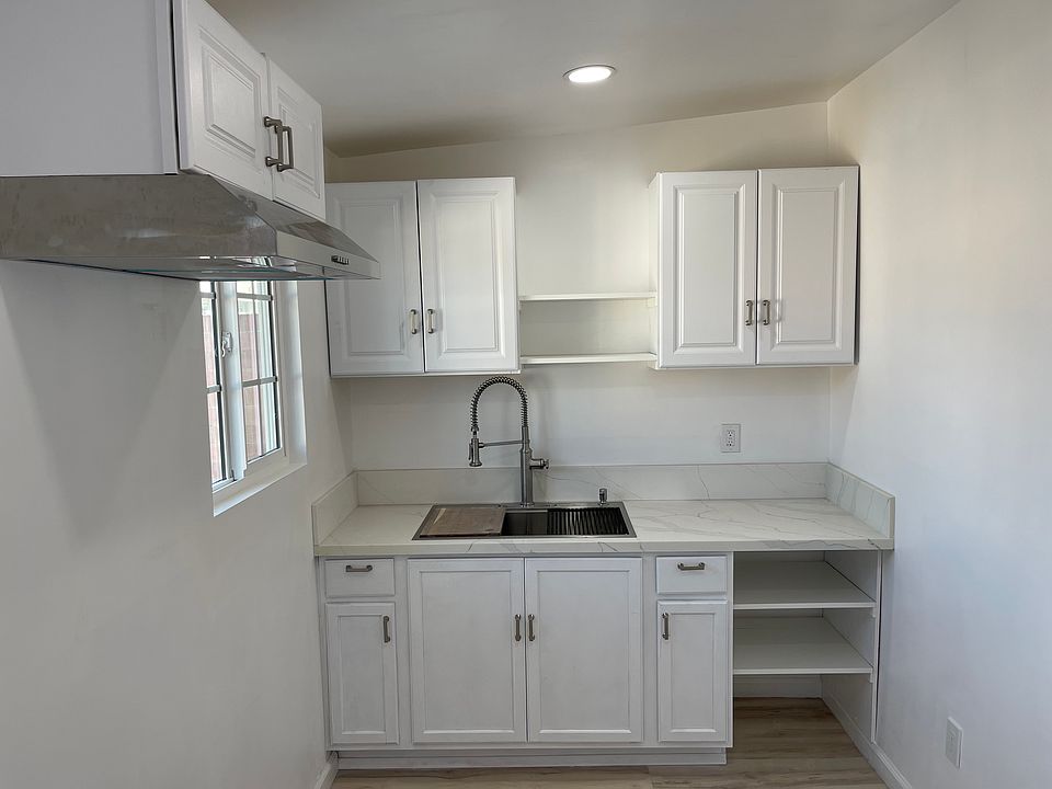 1st image of 6103 Southside Dr #1