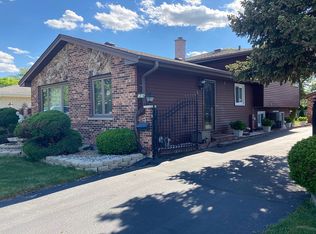 1216 N Fischer Dr, Addison, IL 60101