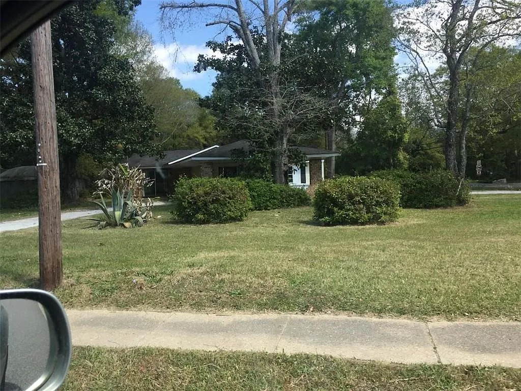 3 bed, 2.0 bath, 2108 sqft, $1,150 — Photo 4
