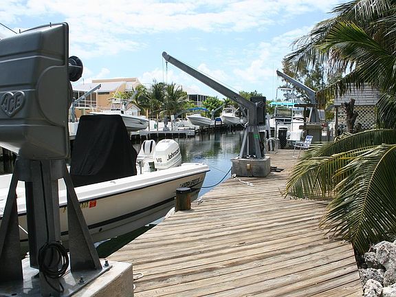 2nd image of 385 S Coconut Palm Blvd