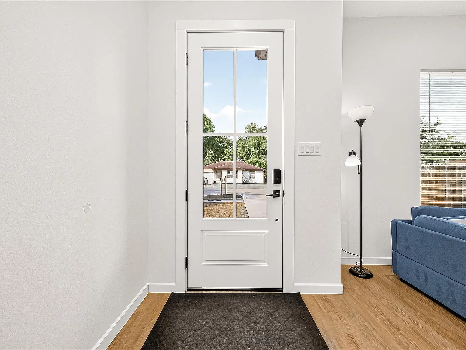 3 bed, 3.0 bath, 1406 sqft, $2,700 — Photo 4