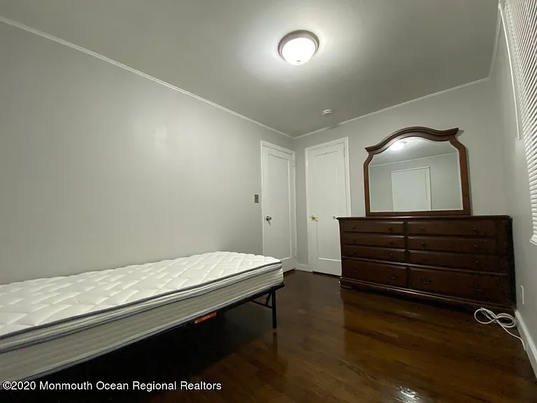328 Jersey Ave — Photo 15