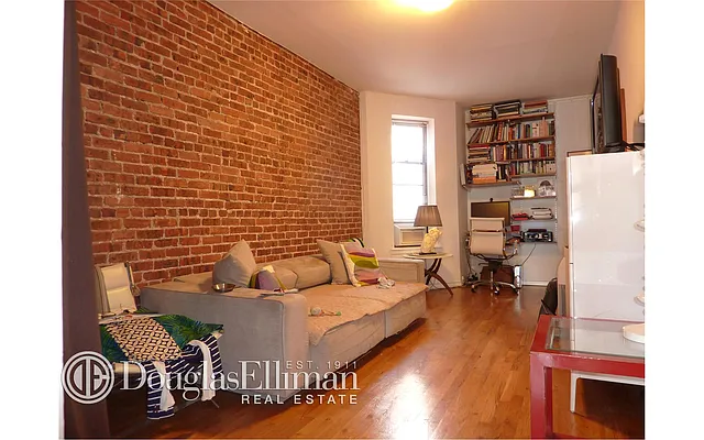 Rented by Douglas Elliman | media 23