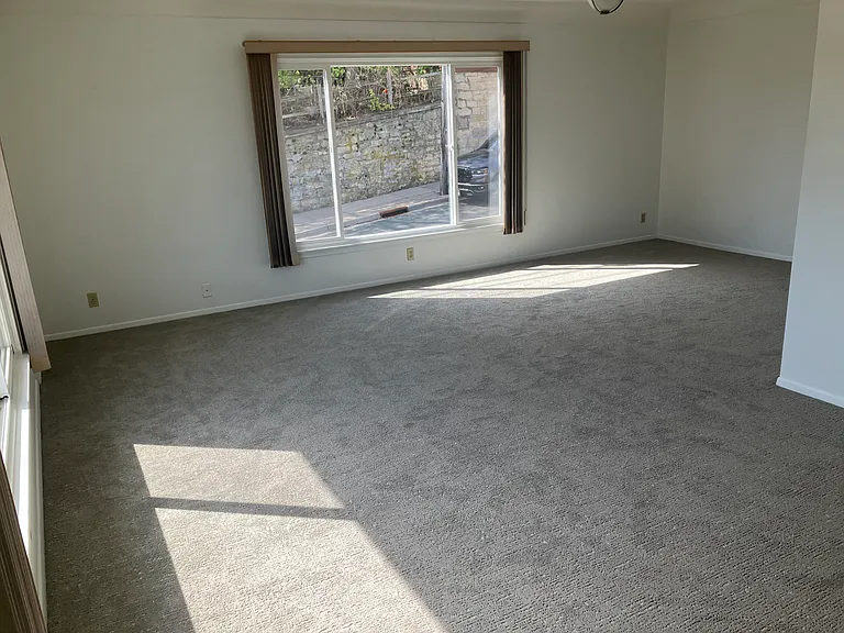 104 Olive St W — Photo 13