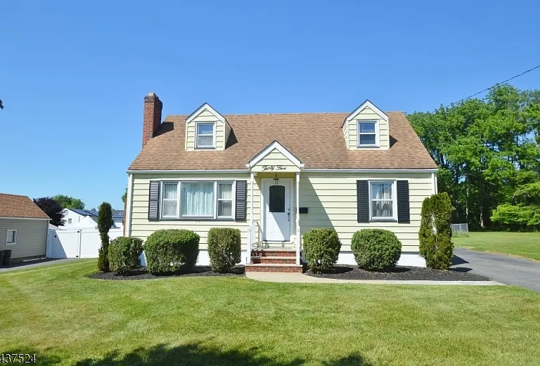35 Troy Rd — Photo 1