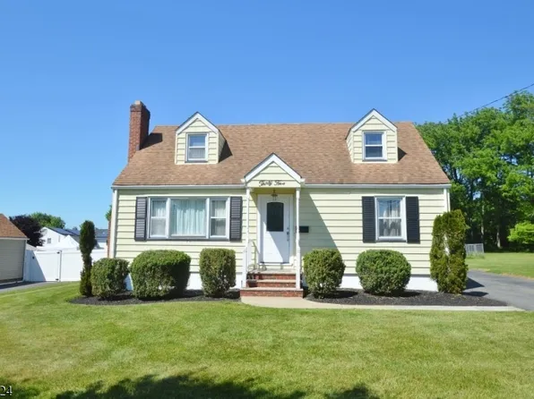 35 Troy Rd, East Hanover, NJ 07936