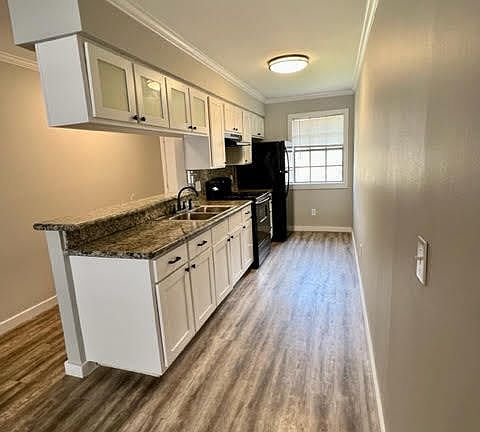 3rd image of 305 N Montevideo Ave