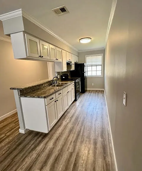 305 N Montevideo Ave — Photo 3