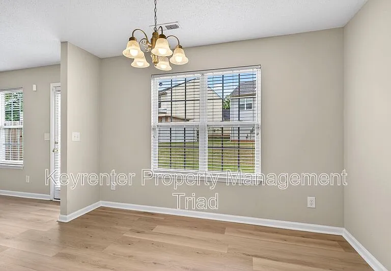 2703 Stafford St — Photo 39