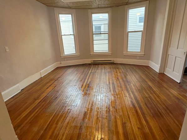 405 1/2 E Douglas St #1