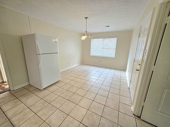 4th image of 408 Briarbrook Dr #Drive204