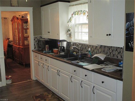 2nd image of 18 E Fairlawn Ave