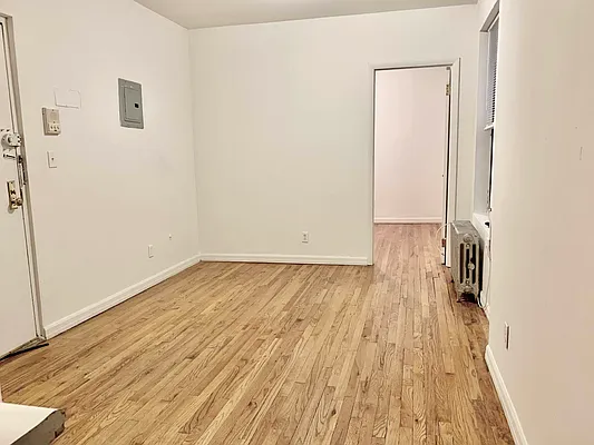 Rented by Bond New York | media 5