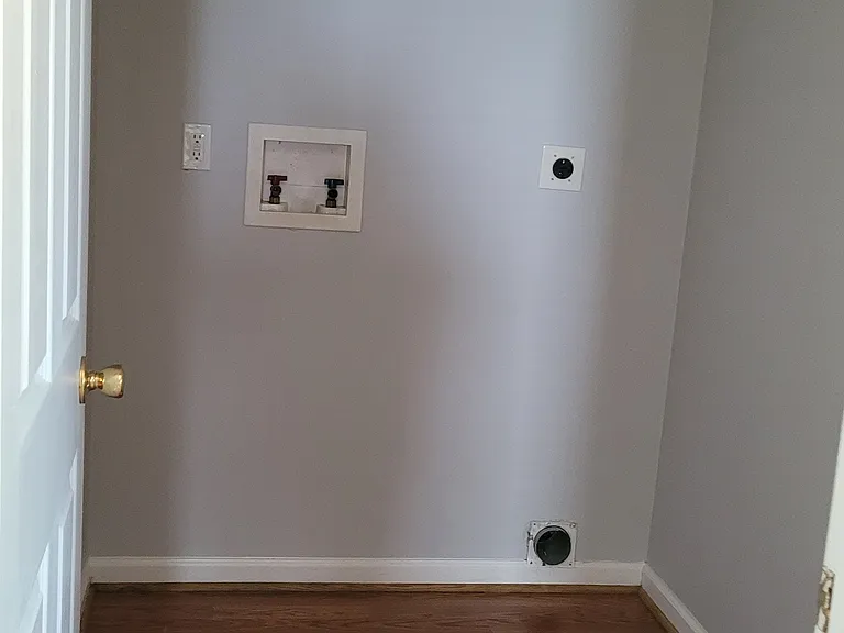 Laundry Room (hookup only)