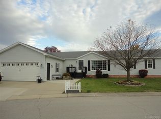 1092 Cameron Cir, Monroe, MI 48161