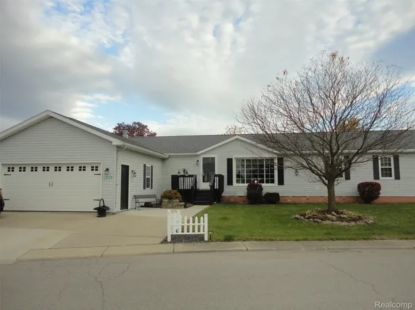 1092 Cameron Cir, Monroe, MI 48161