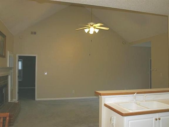 5th image of 280 Commerce Dr