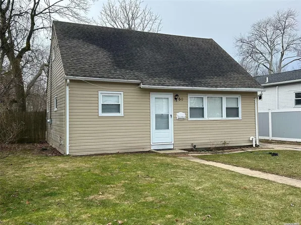 50 Woodrow Parkway, Babylon, NY 11704