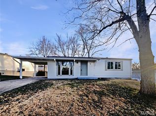 19 Deerpath Dr, Saint Peters, MO 63376