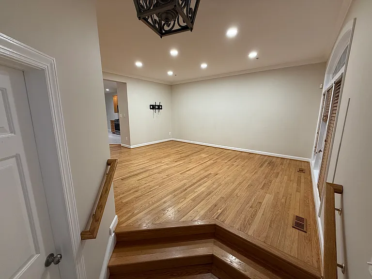 10526 Abingdon Way — Photo 3
