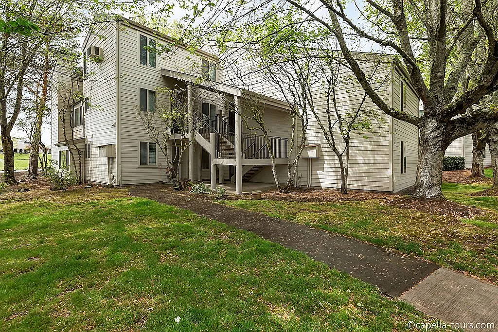 10077 SW Trapper Ter photo 1