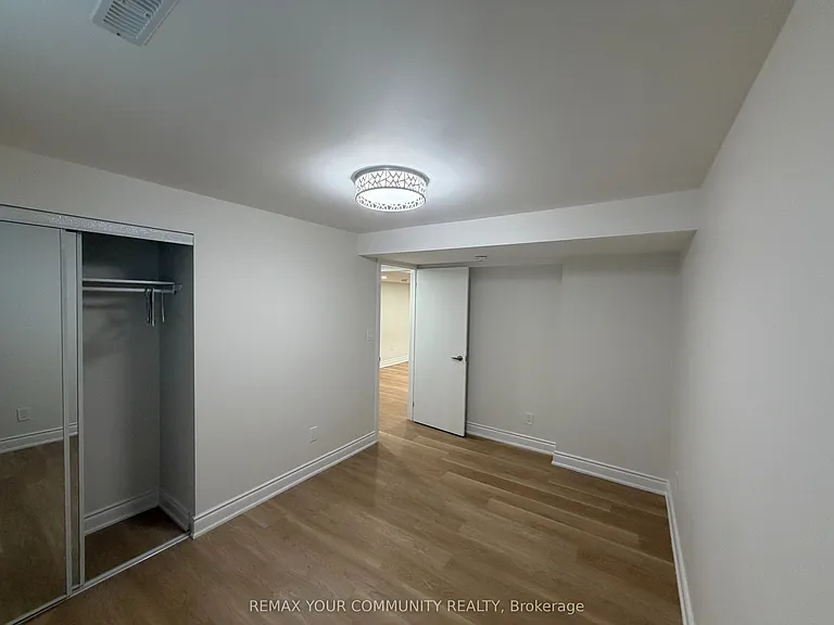 414 Wycliffe Ave — Photo 10