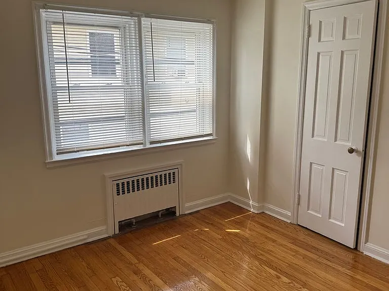 2228 W Allen St — Photo 13
