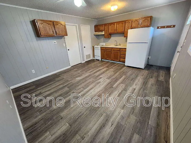 1 bed, 1.0 bath, $625 — Photo 2