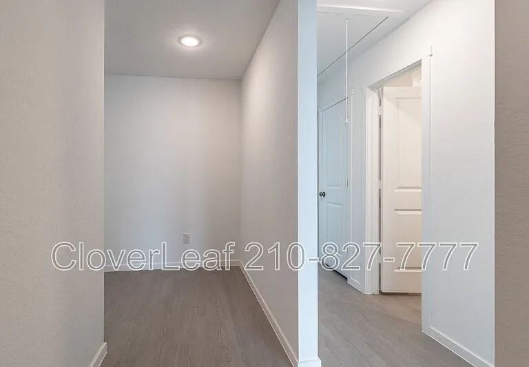 528 Wolf Crest Blvd — Photo 7