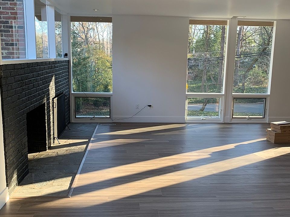 1st image of 7210 Rebecca Dr