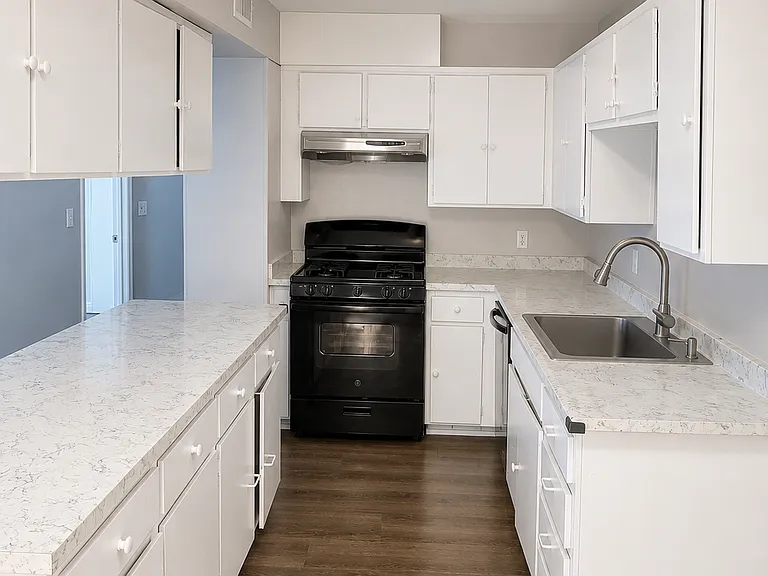 5001 W Wilson St #103 — Photo 1