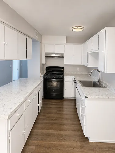 5001 W Wilson St #103 Photo 1