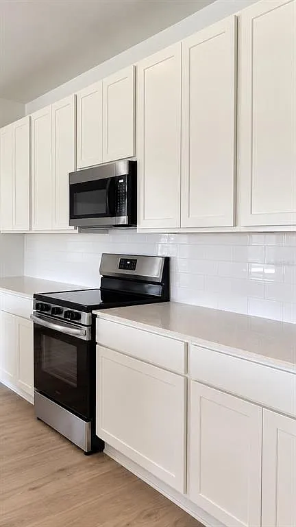 4 bed, 2.0 bath, 2366 sqft, $2,200 — Photo 3
