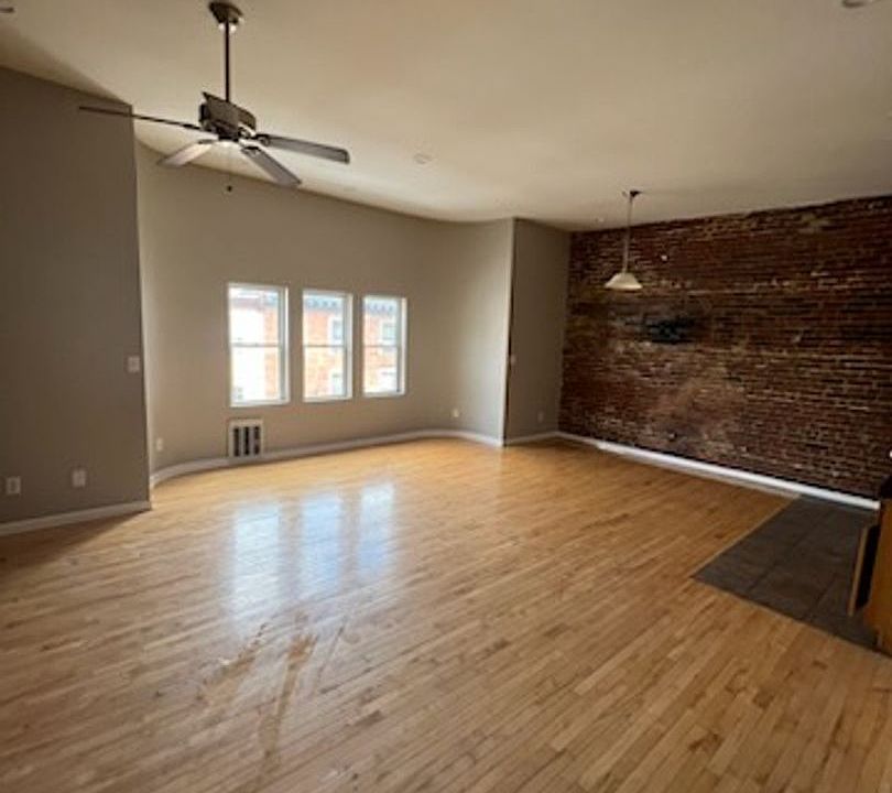 1st image of 3163 Frankford Ave APT 3