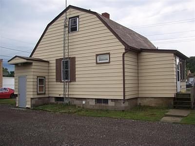 3rd image of 3693 Nevada St