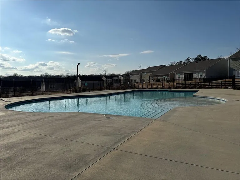 395 Knightsbridge Ln — Photo 31