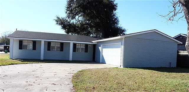 1st image of 428 Greenwood Dr