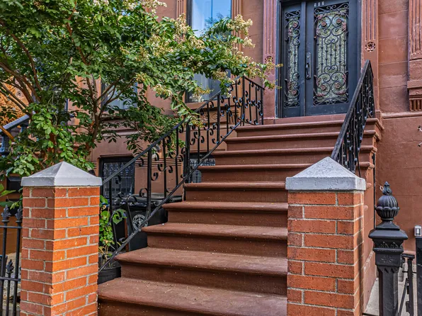 902 Lafayette Avenue image 2 of 5