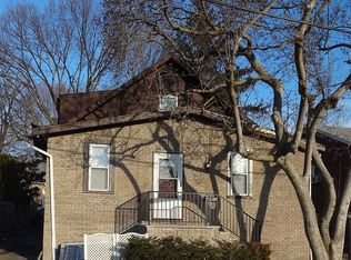 7 Thompson St, Dumont, NJ 07628
