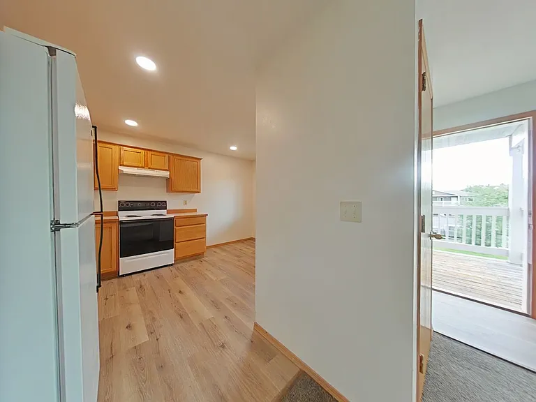 9 Michael Grove Ave — Photo 7