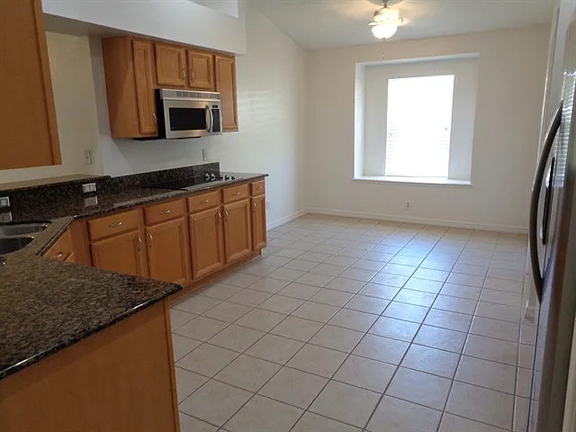 7752 Blue Spring Dr — Photo 3