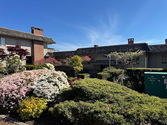 3rd image of 2216 Folkestone Way #26