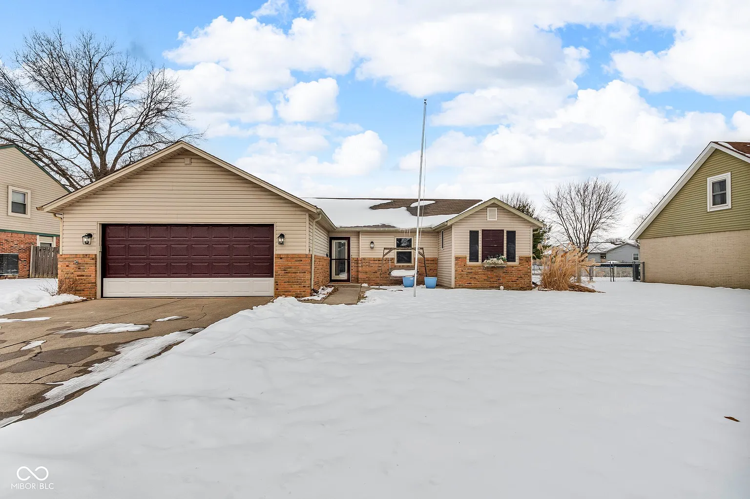 280 Christina Dr photo 1
